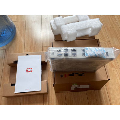 FG-81F 8 x portas GE RJ45 2 x RJ45 / SFP redes sociais compartilhadas portas WAN 128GB SSD Compacto Design
