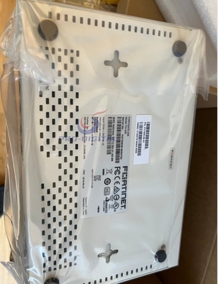Fortinet FG-30E Firewall com fio 900 mil sessões simultâneas para segurança robusta