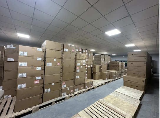 Pronto para enviar Dell PowerEdge R760 2U Rack Server com processador 2.1GHz Frequência principal